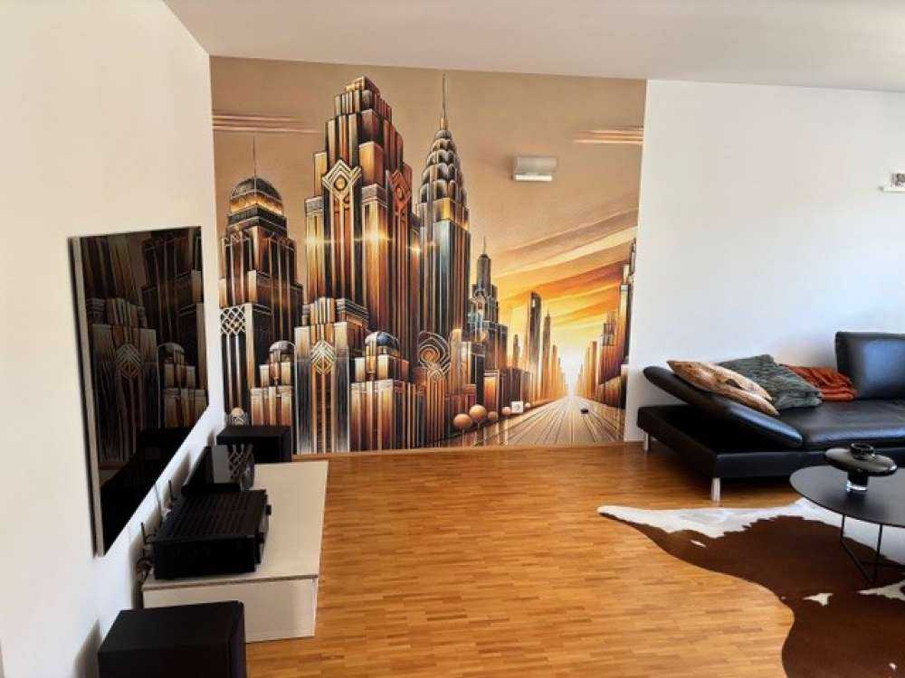 Gouden skyline in art deco zonlicht