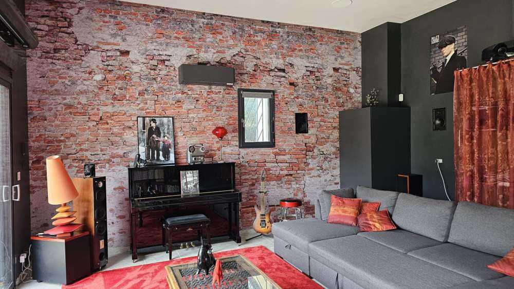Afbrokkelende bakstenen muur