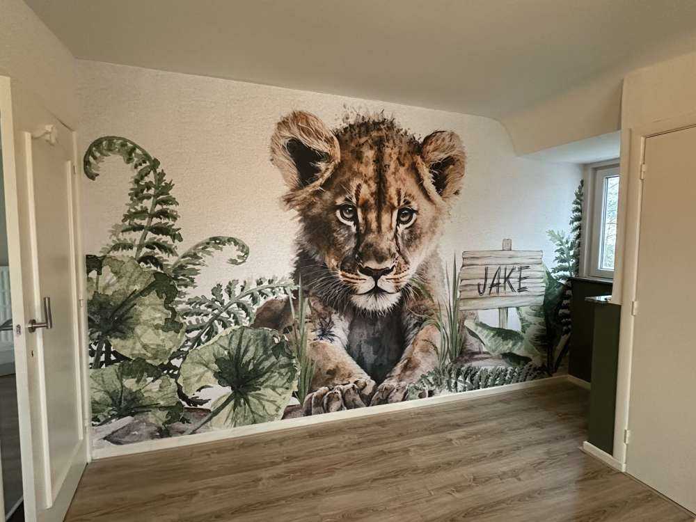 Jonge leeuw in de jungle