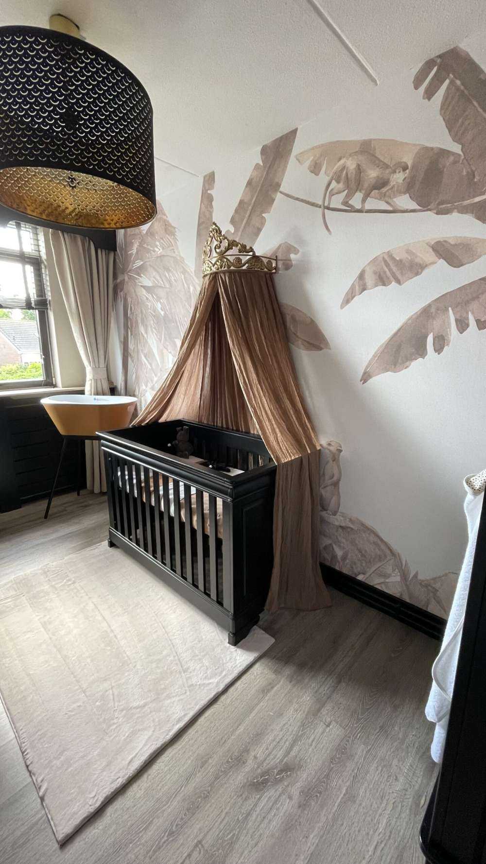 Kleine jungle dieren in taupe