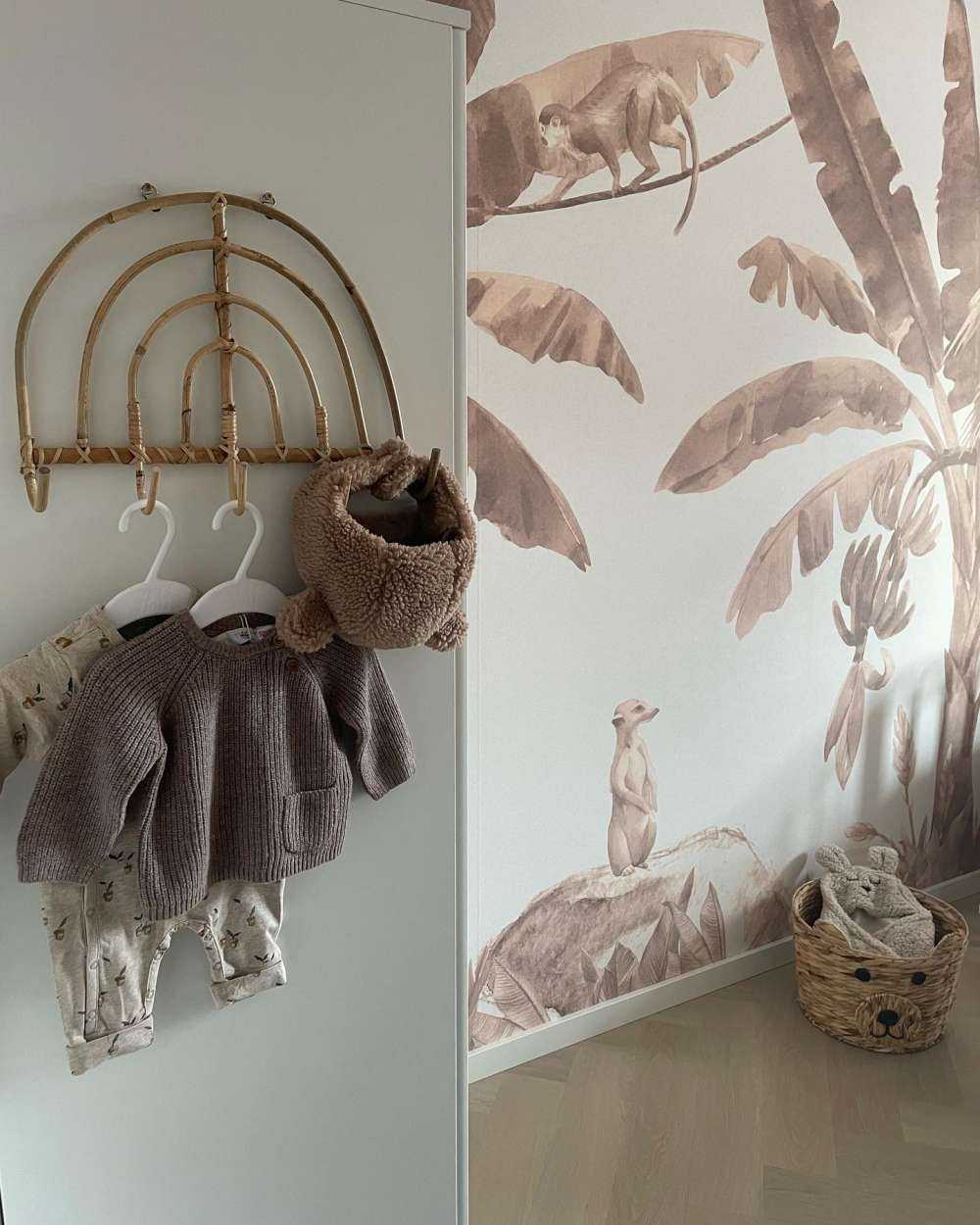Kleine jungle dieren in taupe