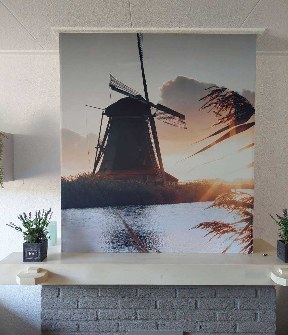 Windmolen bij zonsopkomst