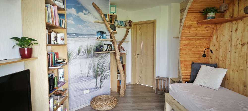 Strand met duinplanten
