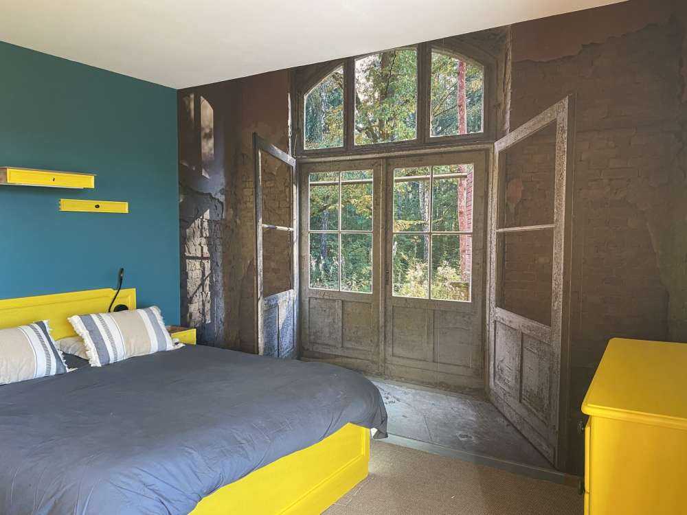 Verlaten huis bij het bos