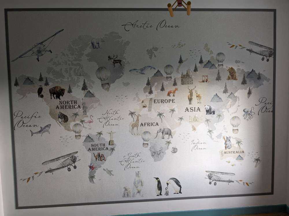 Wereldkaart met verschillende dieren
