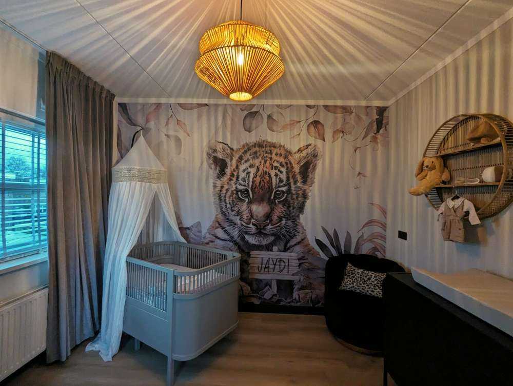 Schattige tijger met planten taupe