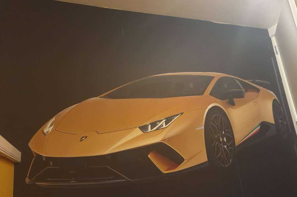 Lamborghini Huracán - Rechter voorkant, zwart