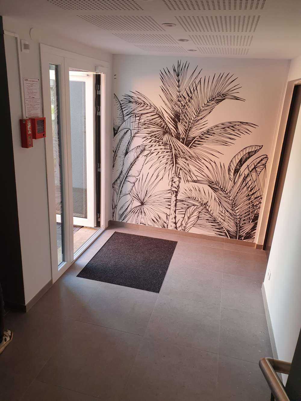 Palmbomen en bananenbladeren