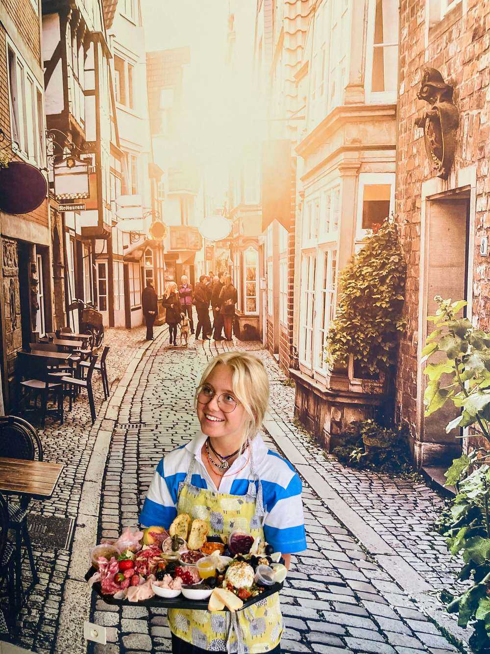 Zonsondergang in een oud straatje