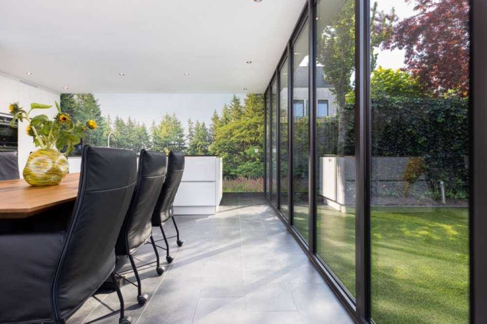 Verlaten plek in het bos