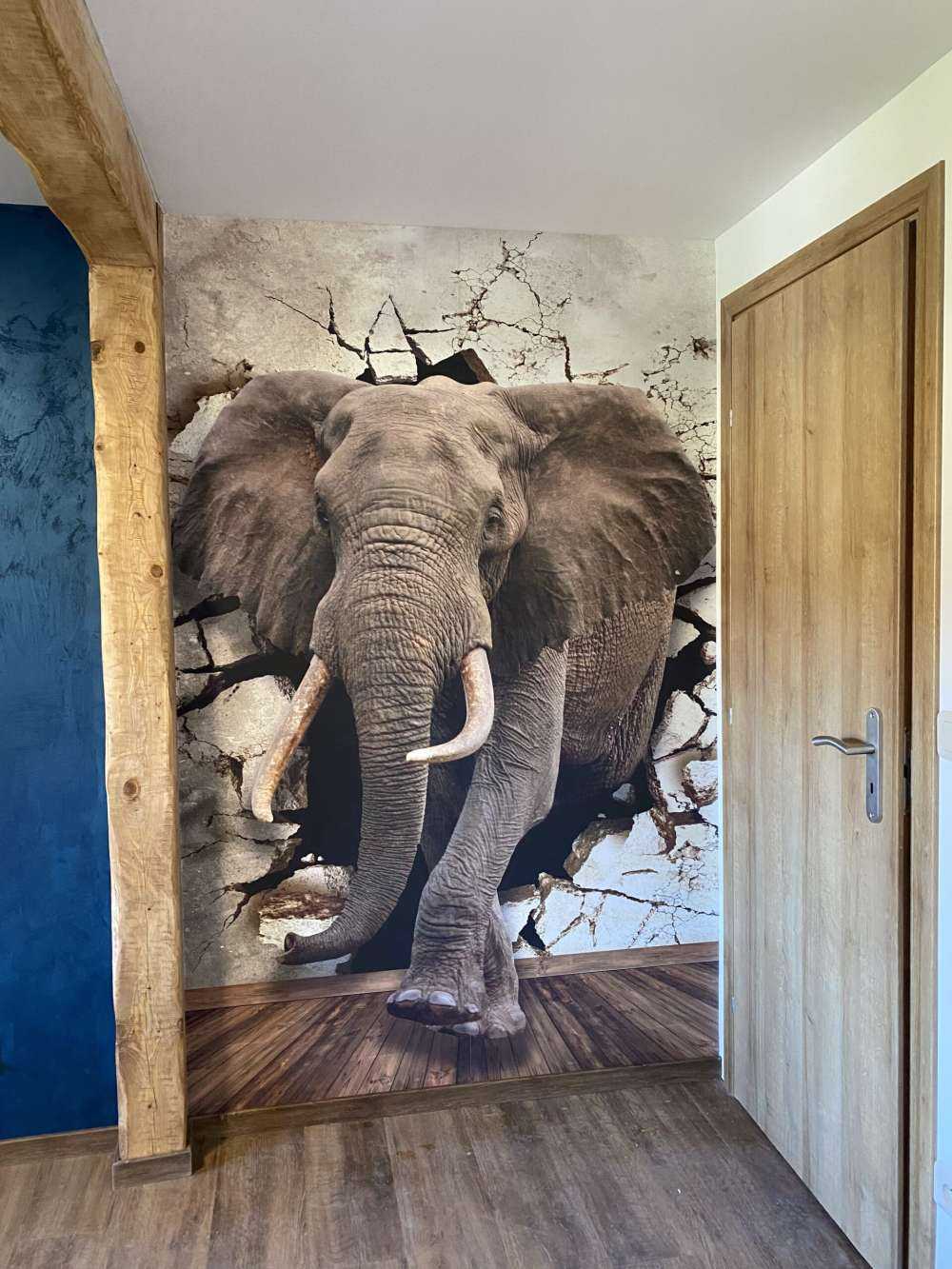 Grote olifant uit de muur