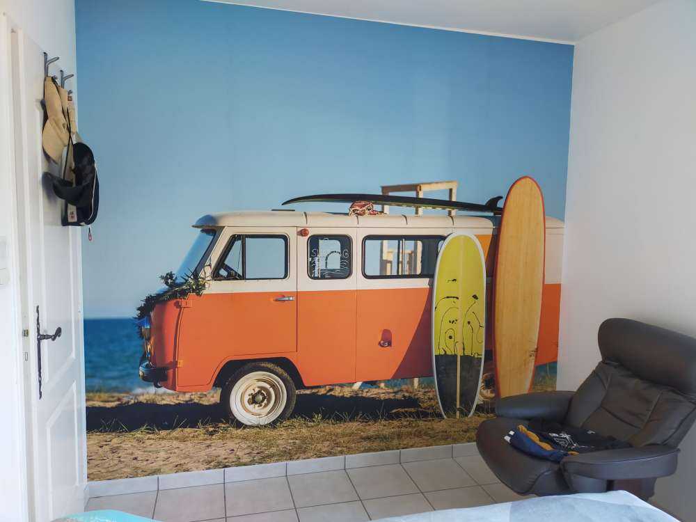 Bus met surfplank