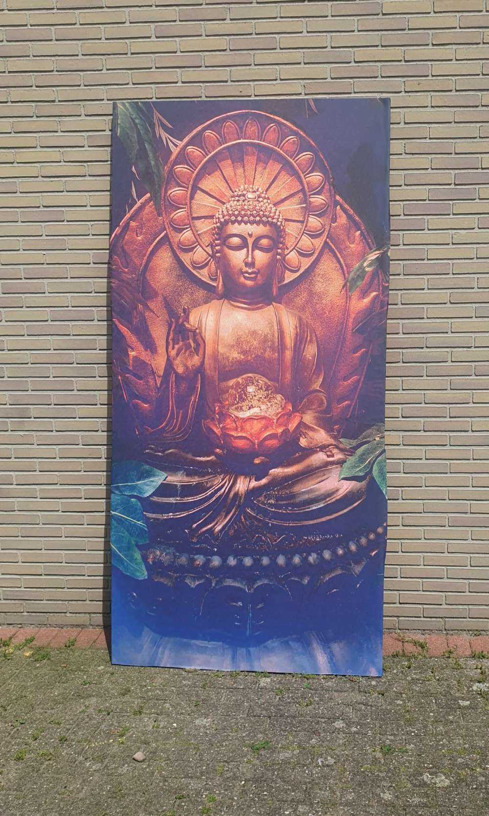 Boeddha met bladeren