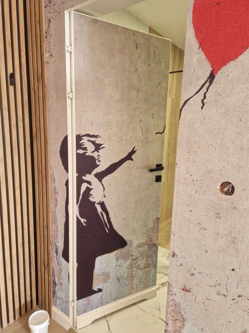 Banksy - Balloon girl, raw concrete