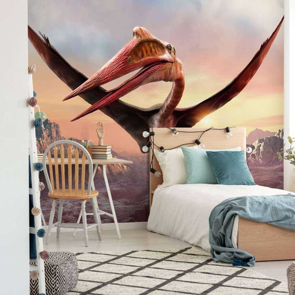 Quetzalcoatlus vliegend over bergen