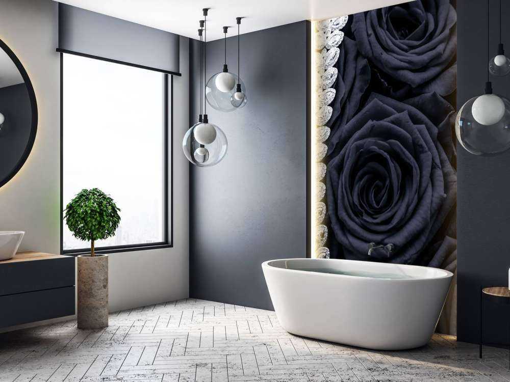 Donkere rozen met een diamanten ketting erop