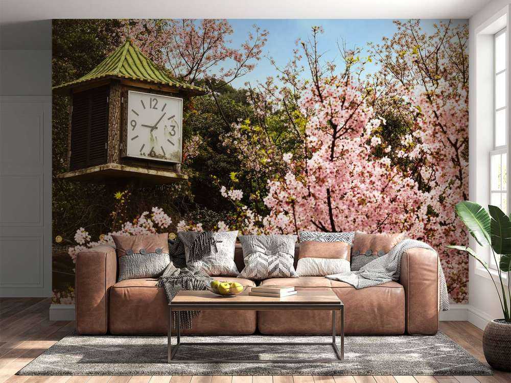 Bloesem met Klok op achtergrond