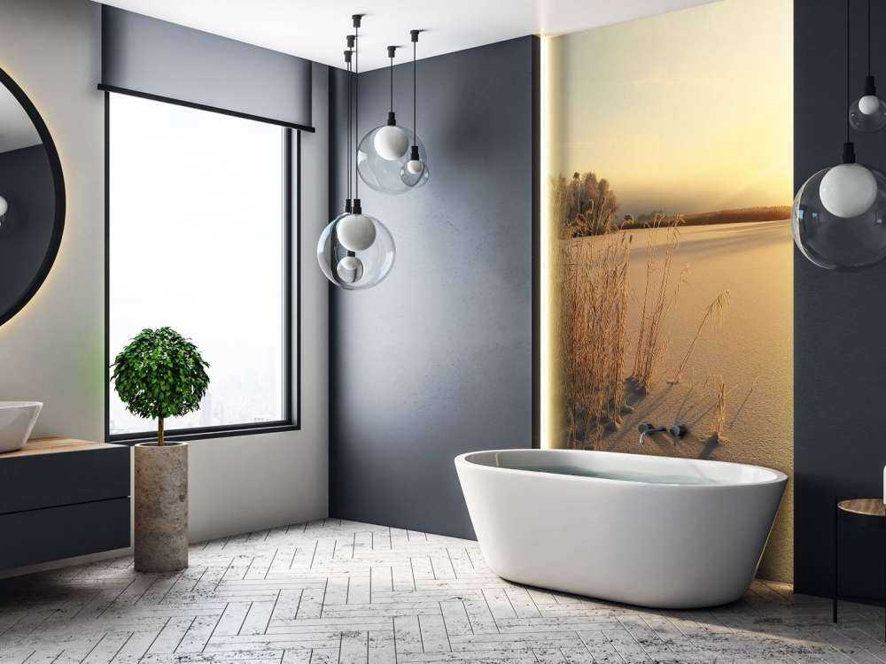 Riet op het strand bij zonsondergang