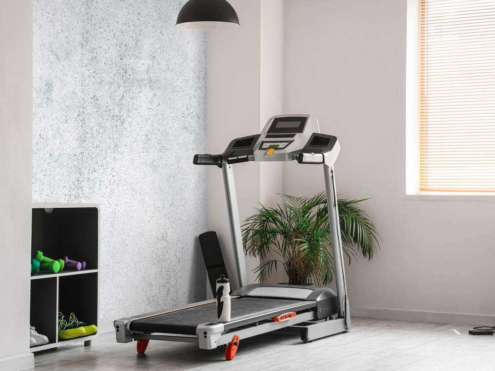 Lichtgrijs betonnen muur