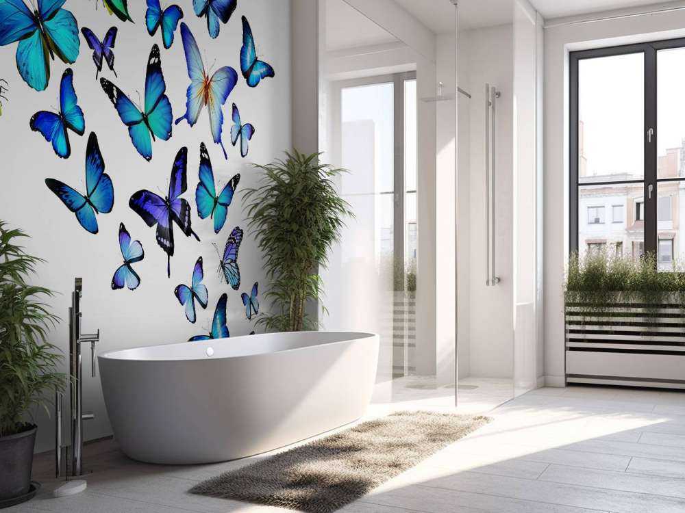 Blauw-paarse vlinders met een witte achtergrond