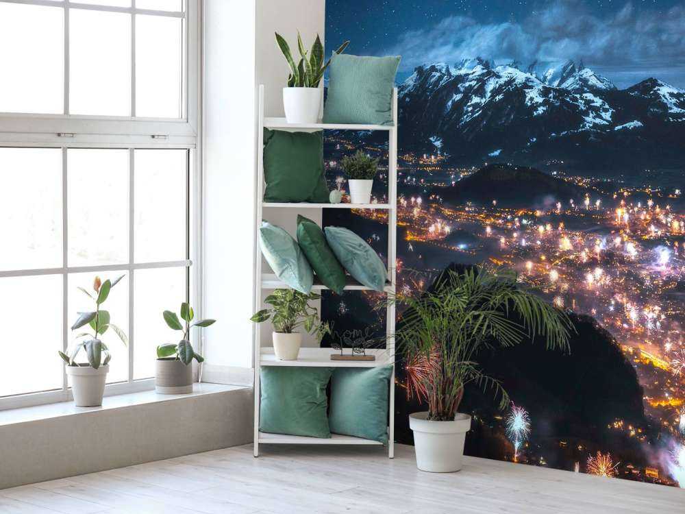 Vuurwerklicht boven alpendorp