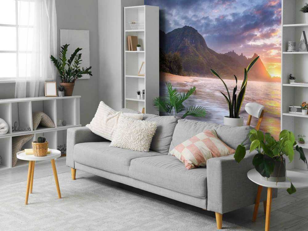 Sneeuwval boven alpijns woud