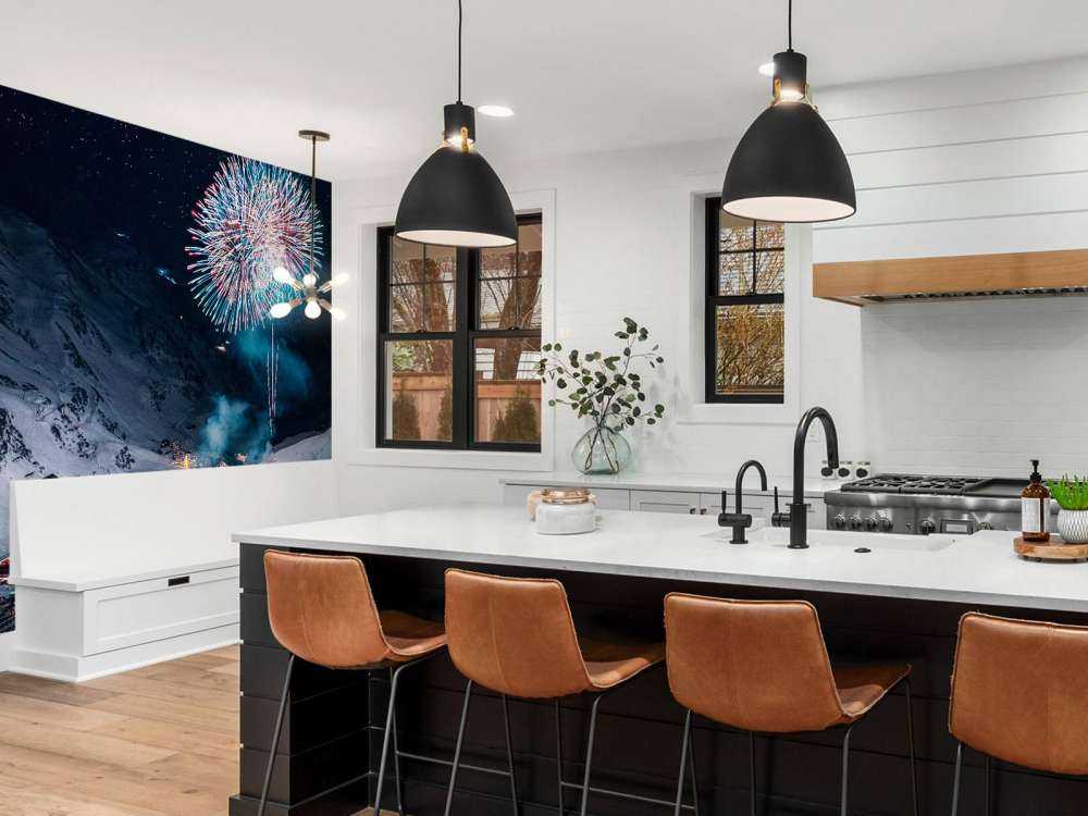 Vuurwerk boven winters bergdorp