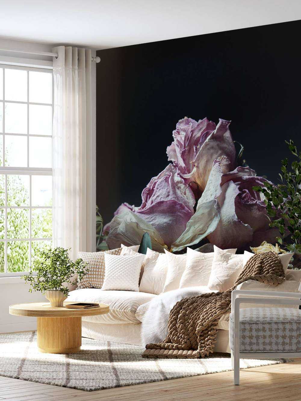 Gedroogde bloemen op zwart achtergrond