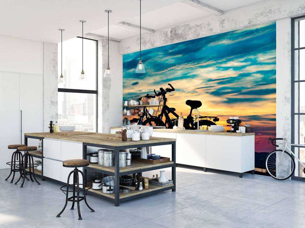 Fietsen bij zonsondergang