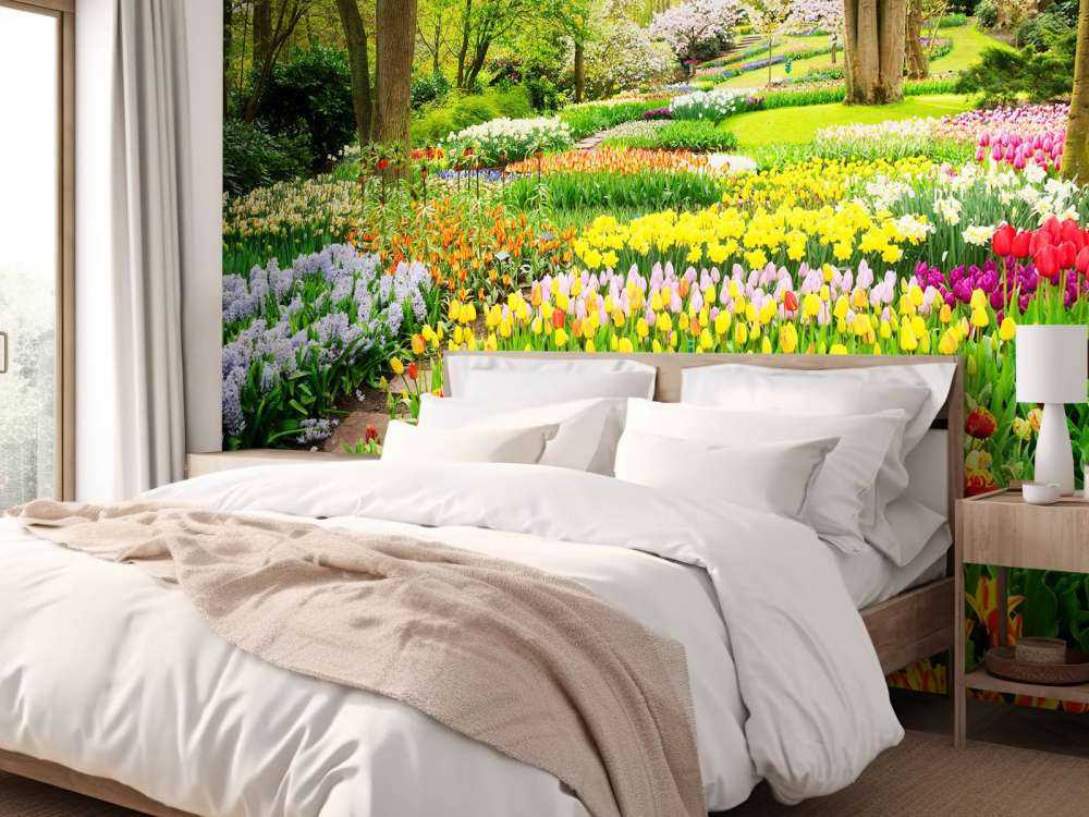 Tulpencreaties in een park