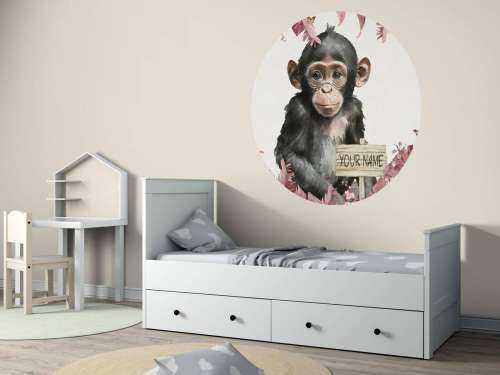 Baby chimpansee in de jungle roze