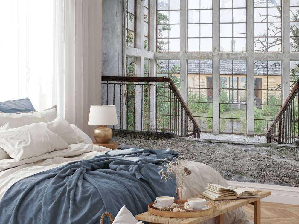 Trap in verlaten gebouw