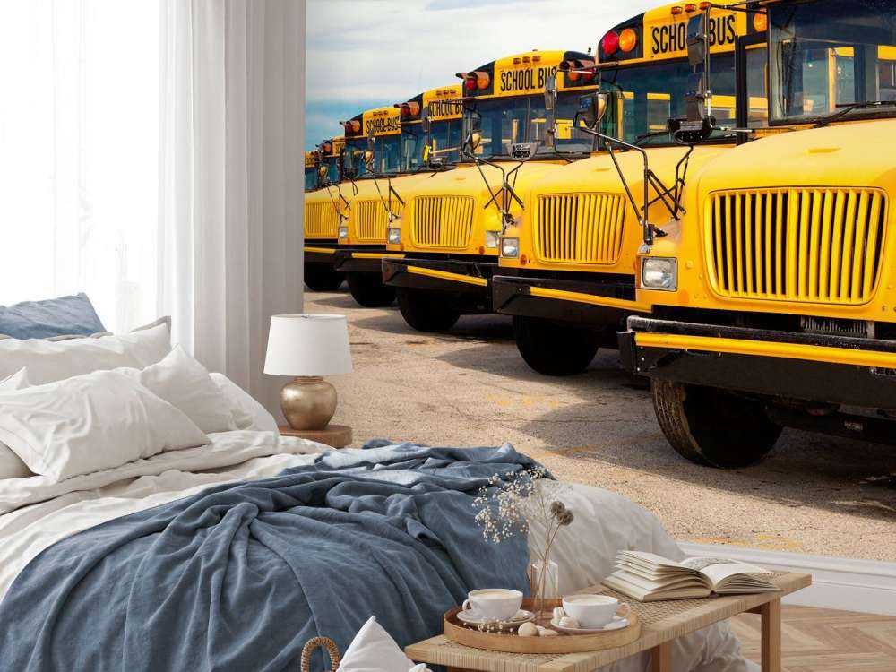 Rij met gele schoolbussen