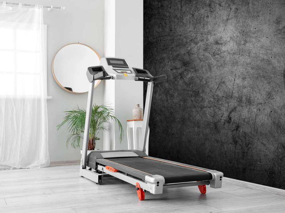 Grijze muur met krassen