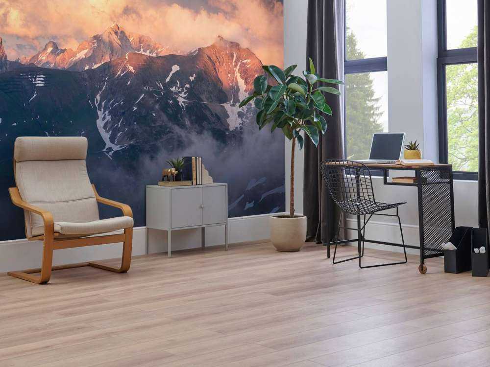 Avondlicht op bergkam