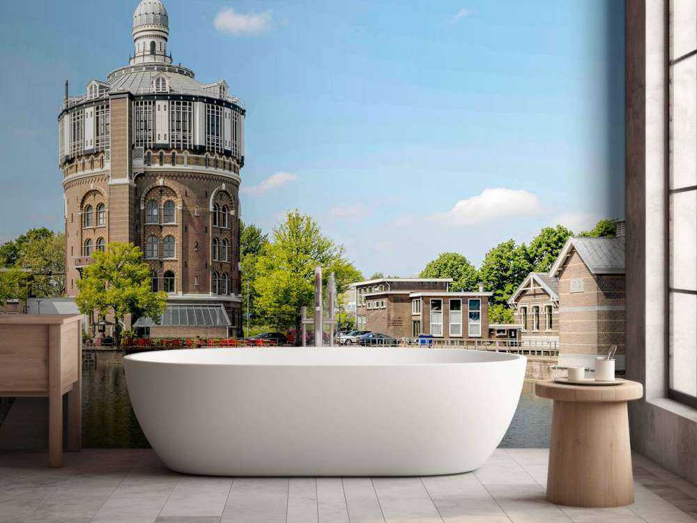 Historische Watertoren in Zonlicht