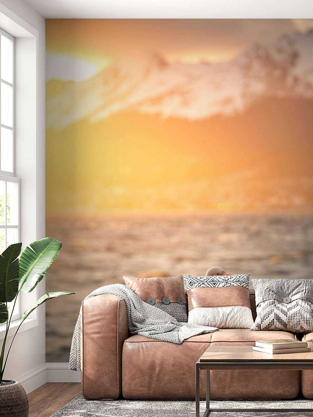 Meeuw bij zonsondergang aan fjord