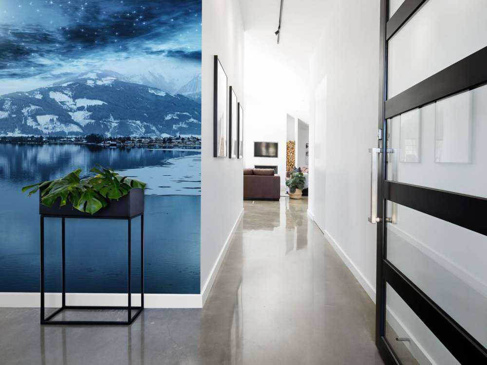 Bevroren meer in de nacht