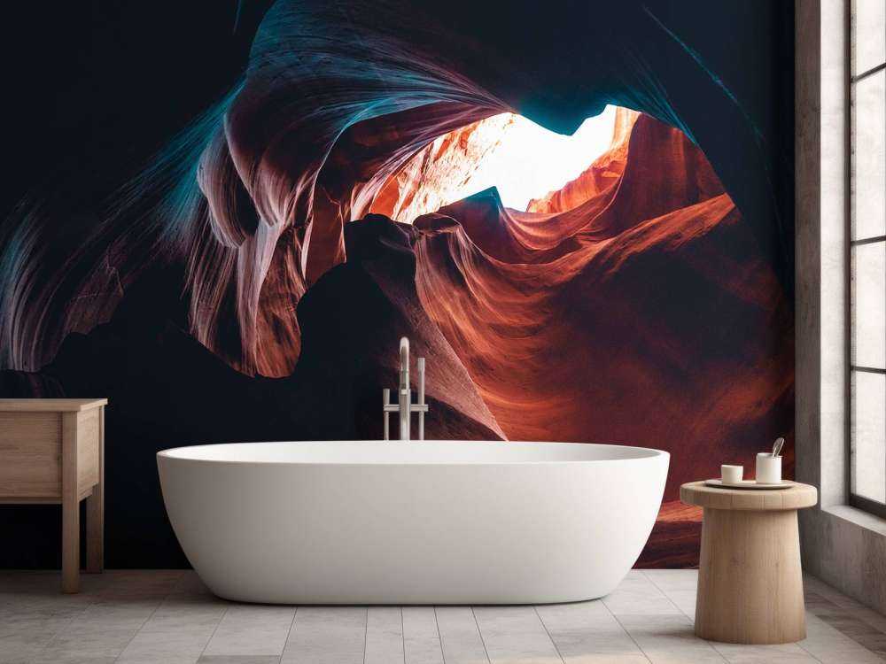 Donkere grot van zandsteen