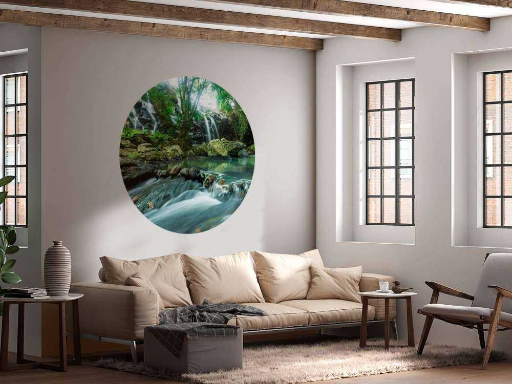 Waterval door een tropisch regenwoud