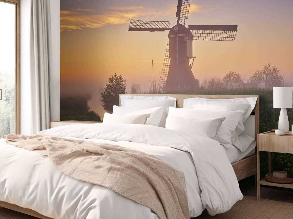 Molen bij zonsopgang
