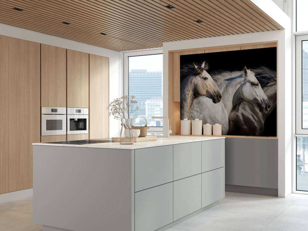 Drie paarden met een zwarte achtergrond