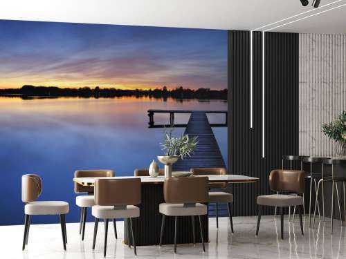 Steiger met donkerblauwe lucht