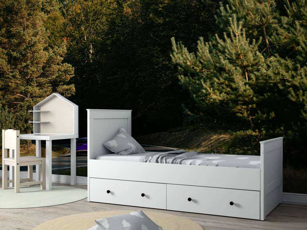 Paarse Lamborghini Huracán in boslandschap