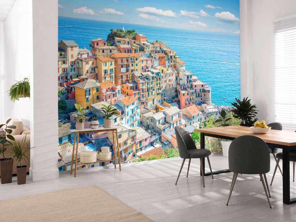 Pastelkust onder azuurblauwe hemel