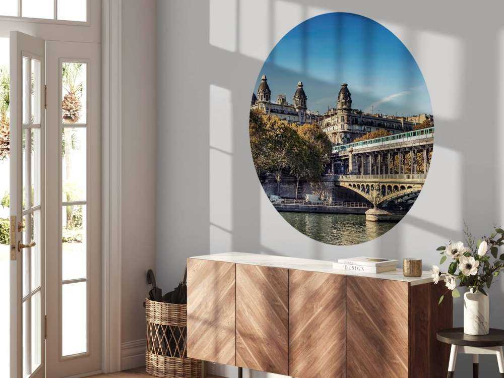 Klassieke stadspoort over de Seine