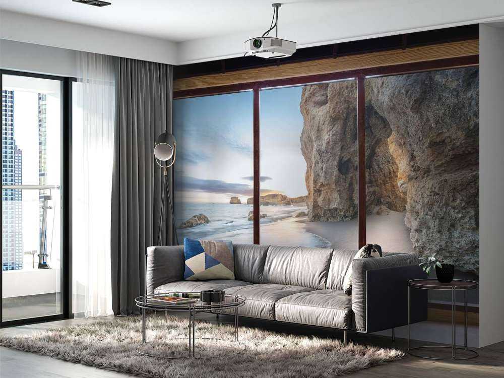 Zeezicht met rotsachtige inham