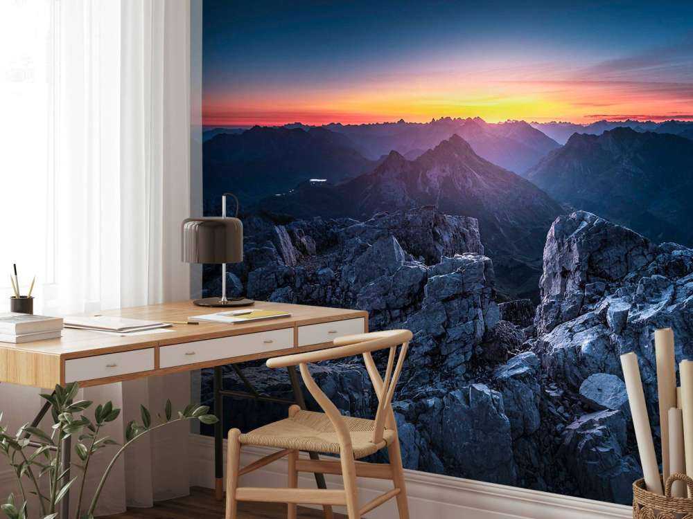 Rotsachtig uitzicht bij zonsopkomst