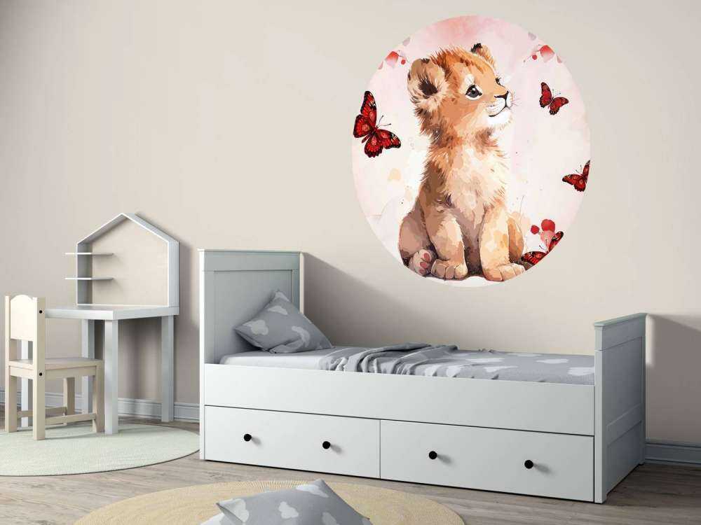 Dromerige leeuwenwelp en vlinders