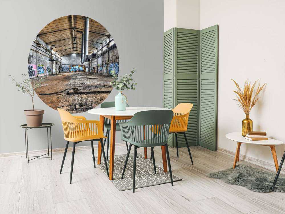 Oude verlaten fabriekshal